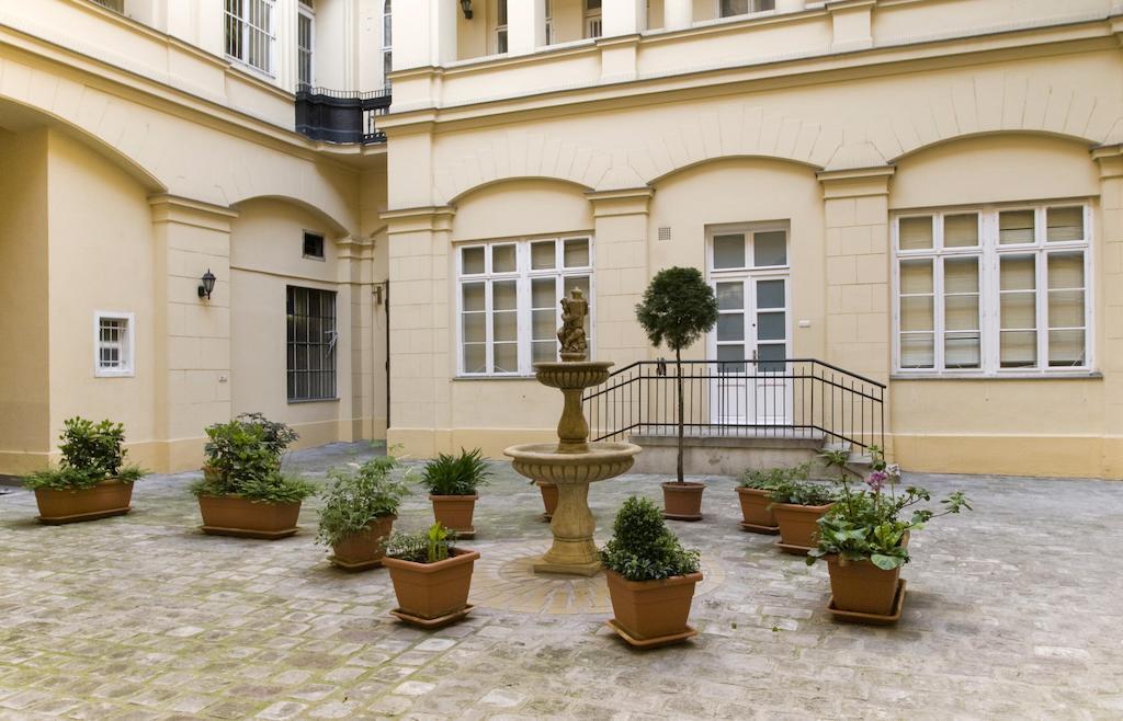 Nn Apartman Budapest Exteriör bild